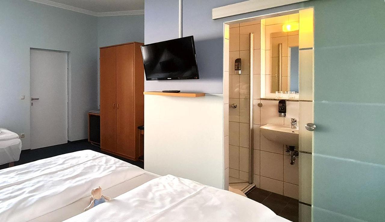 Sinzing Donau-Hotel מראה חיצוני תמונה