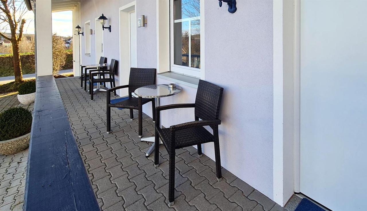 Sinzing Donau-Hotel מראה חיצוני תמונה