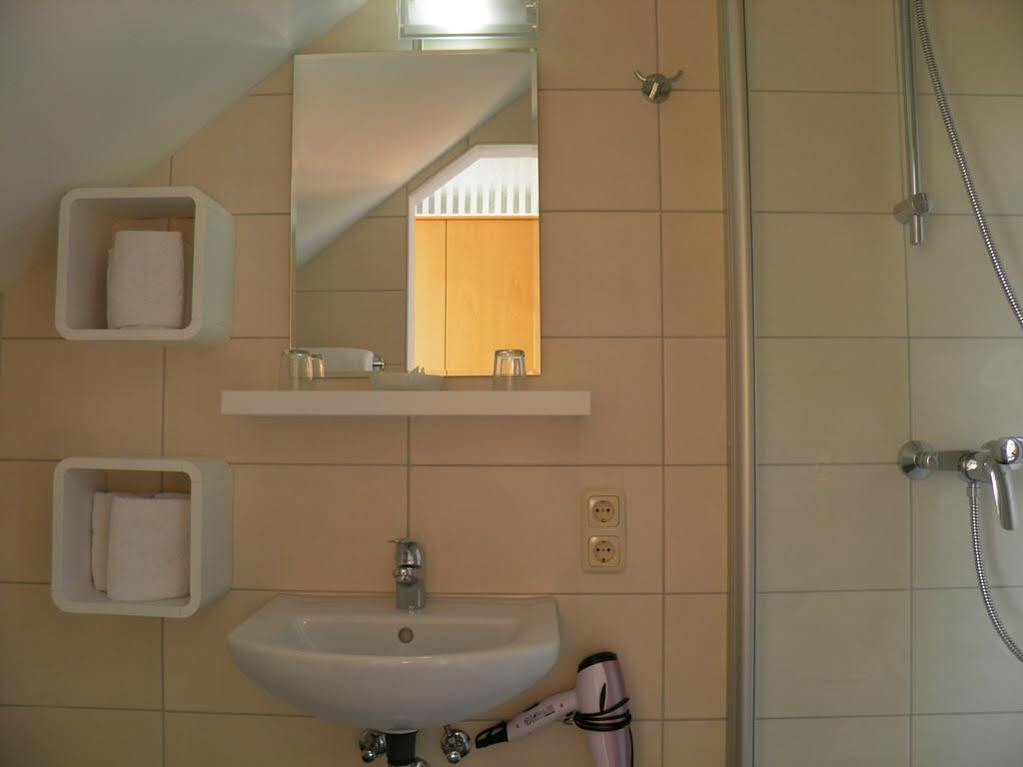 Sinzing Donau-Hotel מראה חיצוני תמונה